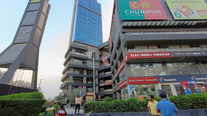 Galaxy Blue Sapphire 3 Galaxy Blue Sapphire out side look